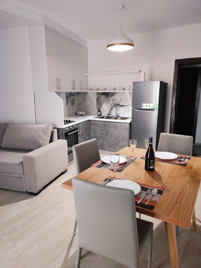 Proda Apartments Sarandë Exteriör bild